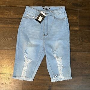 NEW* Forever 21 Distressed Stretch Short Size 11